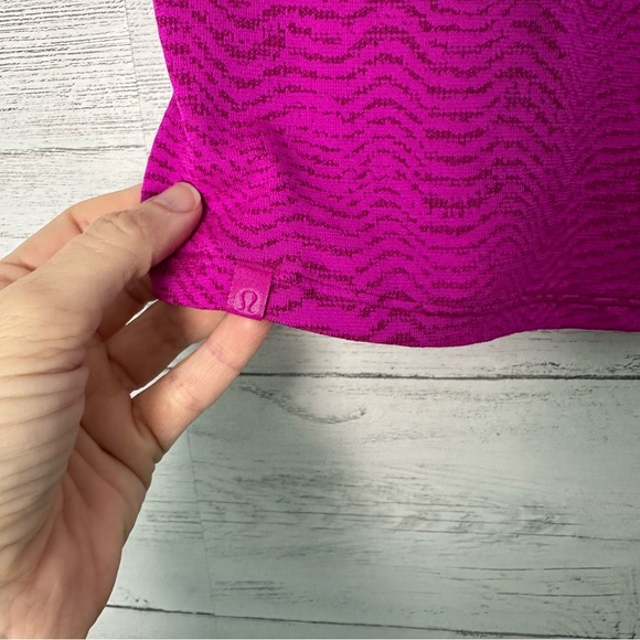 Lululemon train to be pink top size 2 - Picture 3 of 4